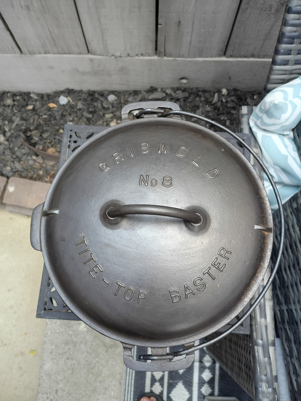 Griswold No. 8 Tite-Top Baster Cast Iron Dutch Oven With Trevot